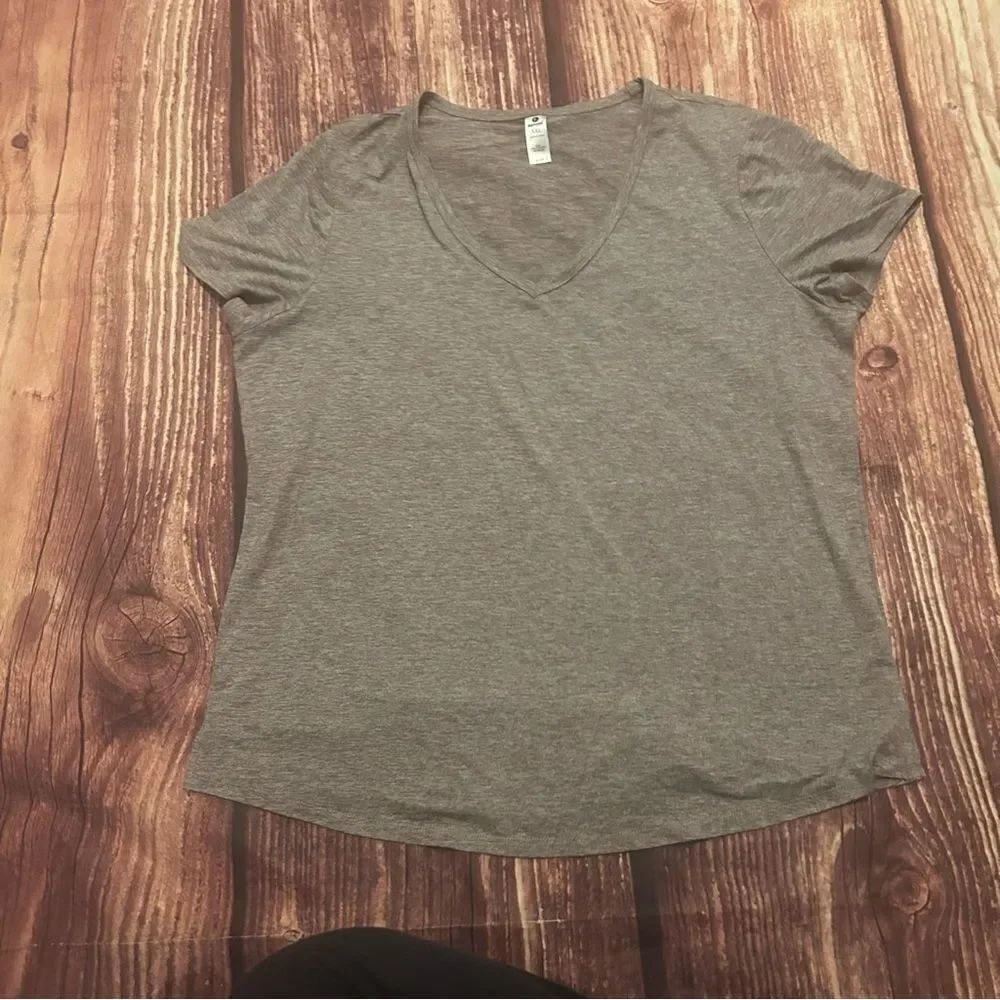 Women’s 90 Degree by Reflex Brown V Neck Tee size XXL